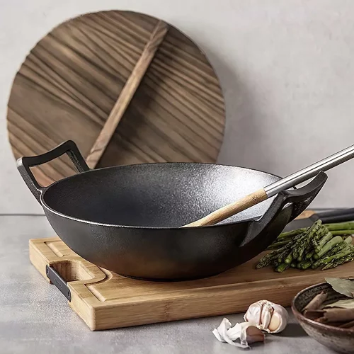 Poêle wok en fonte 36cm avec couvercle